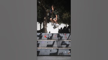 Zuza Bone - Kickflip MACBA 3