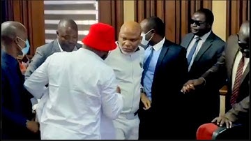 Nnamdi Kanu verjaagt de rechtbank - 
