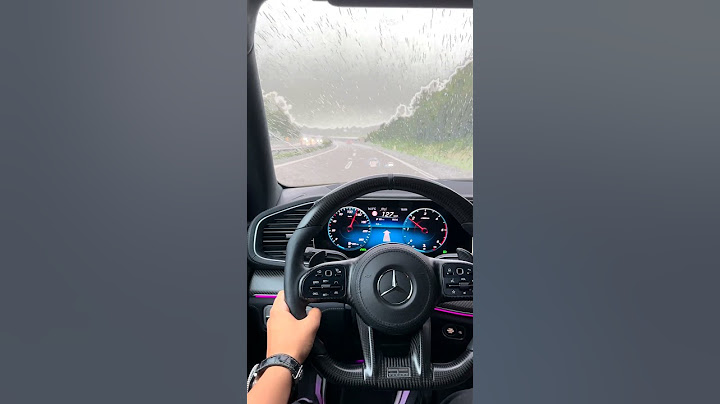 No need for Windshield Wipers Mercedes GLE with wax on windows