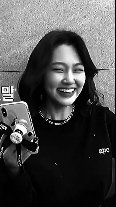 mentahan video cewe nangis liat HP [bingung mau upload apa? 😂]