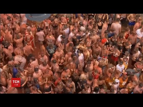 В Іспанії стартував фестиваль "Томатіна"