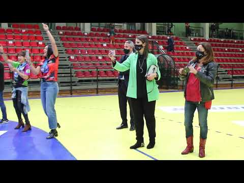 Celebración del Rincón Fertilidad tras proclamarse campeonas de la EHF European Cup. MVI 1462