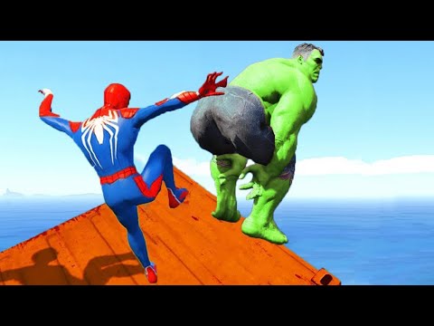 GTA 5 Mods Water Ragdolls - Homem Aranha VS HULK (Pulo alto)