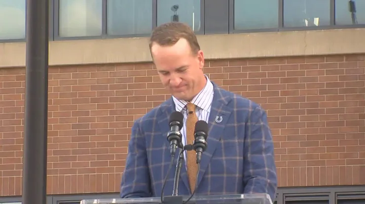 Peyton Manning statue revealed at Lucas Oil Stadium in downtown Indianapolis