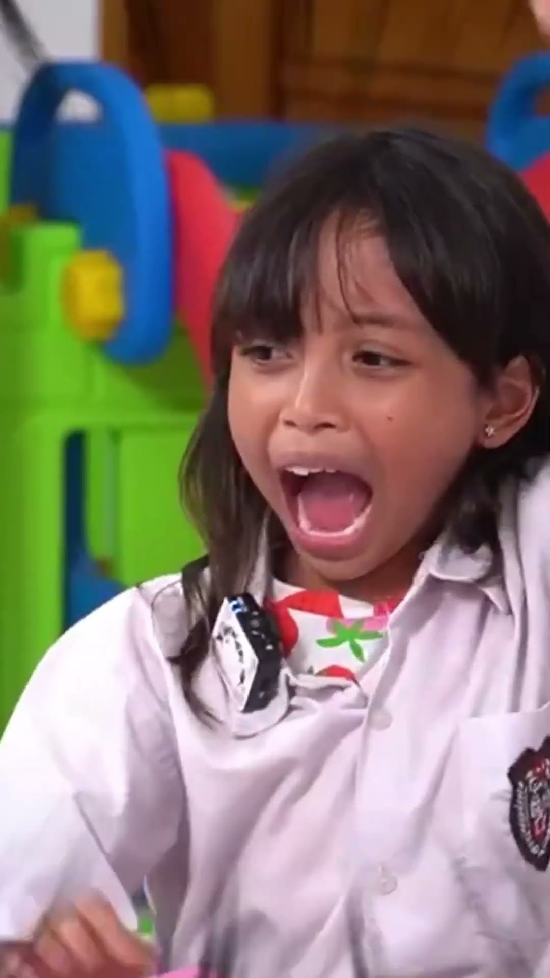 LEIKA LEXIE BERANTEM DI KELAS ? KENAPA YA KIRA KIRA??? #leika #shorts
