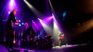 Video thumbnail of "Paul Carrack - Over My Shoulder (Live) (Exclusive)"