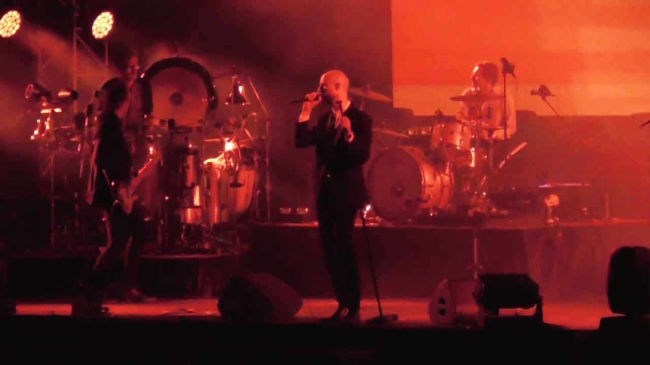 Nobody Loves You Like I Do - MADRUGADA / Athens 2022