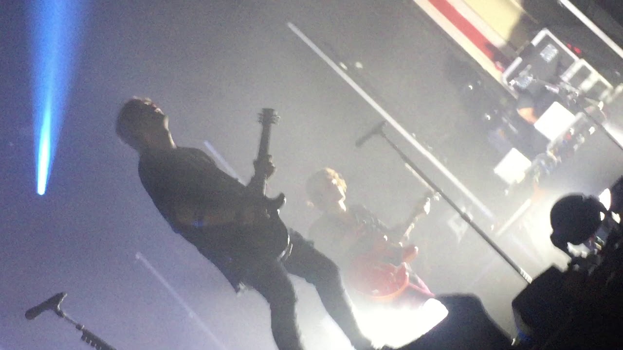 LIVE: 5 Seconds of Summer - Better Man