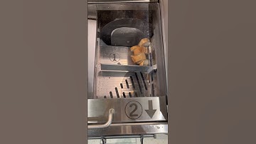 The girl that filmed the viral bread cutting video #breadcutting #asmr #satisfying