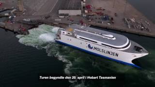 Molslinjens superfærge Express 3 ankommer til Aarhus
