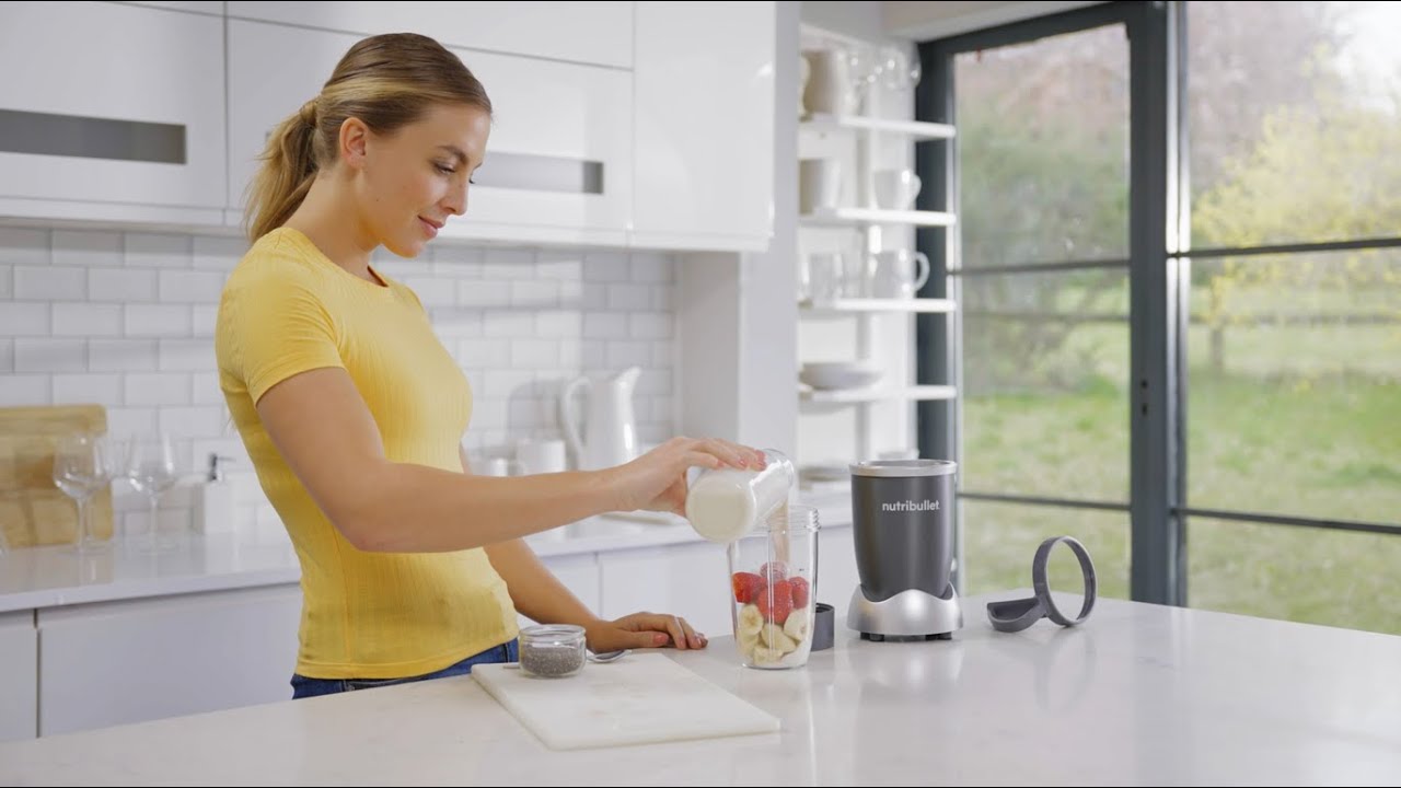 Nutribullet Personal Blender Works Great for Smoothies Frozen Drinks 600  Watts NBR-0601 