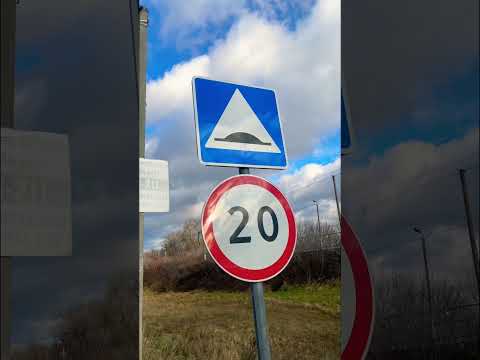 Видео: Законно ли красть дорожный знак?