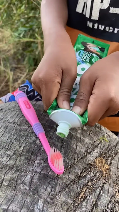 Survival Skills: 😁SMART idea and USEFUL with toothpaste #bushcraft #87⁷⁸⁶673