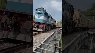 Chetak Exp. Crosses Ayad River Bridge Hauled By 11326 Wdm 3D Abr Alco Loco #Chugging #Indianrailway