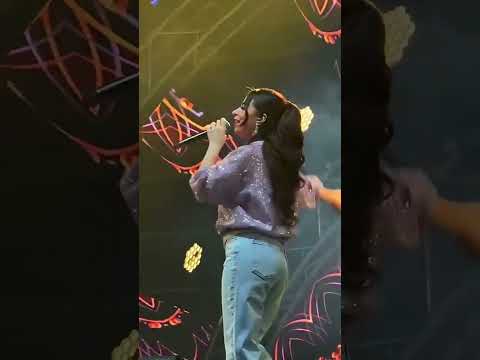 هيه هيه جايه تصفار وتخضر بيسان تغني ع مسرح مغربي اكسبلور متل الأميرة بيسان اسماعيل