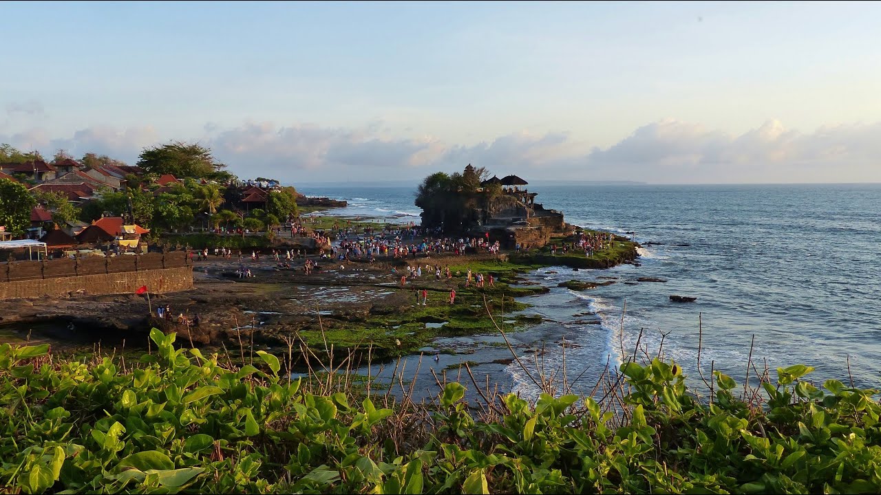 DESTINATION BALI - Temple TANAH LOT -