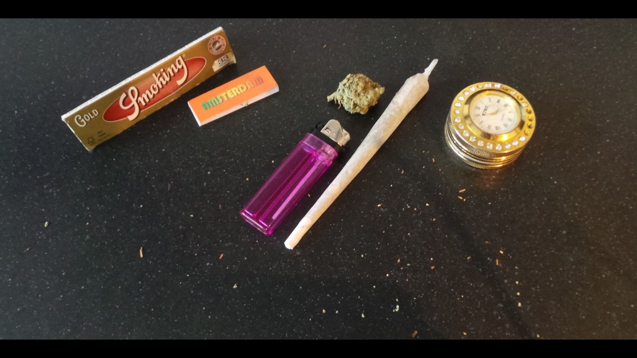 HOW TO ROLL L joint ( hoe L draaien ) with kingsize paper bleu (Am$terdam WeedBoys)