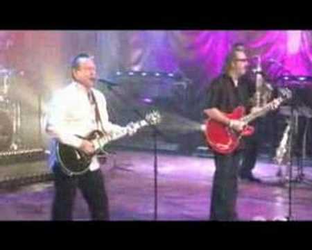 Colin Hay & Ringo Starr - Who Can It Be Now?