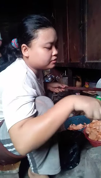 Miya sigadis cantik lagi masak di dapur