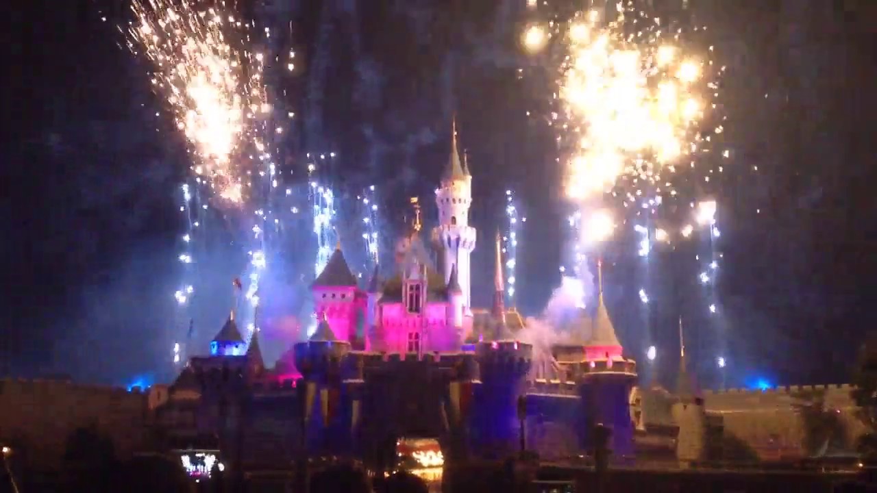 Hong Kong Disneyland Fireworks - YouTube