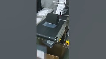 Logo product inform adhesive sticker top labeling machine label applicator line