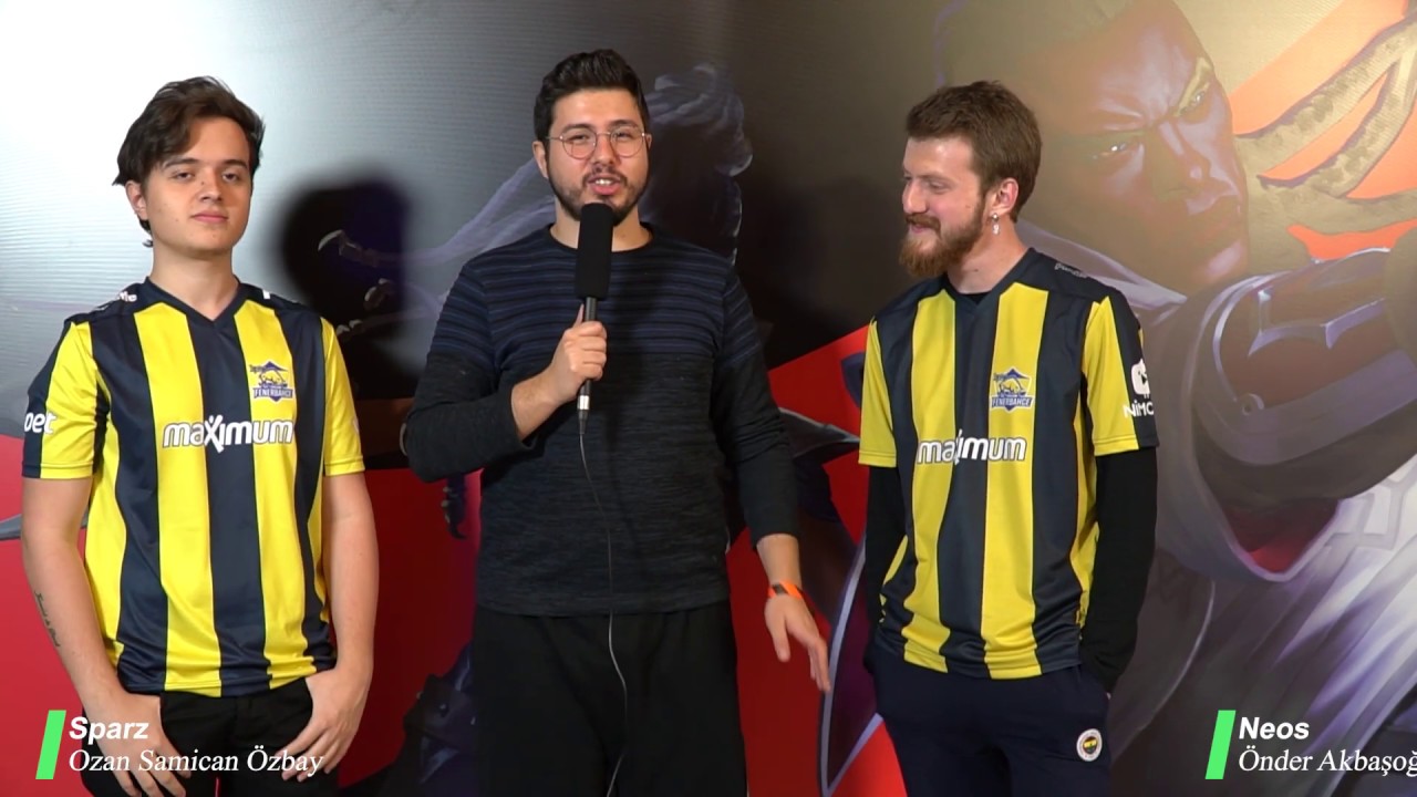Multiplayer In Kaft Isbirligiyle Tasarlanan Tisortleri Satisa Sunuldu Multiplayer