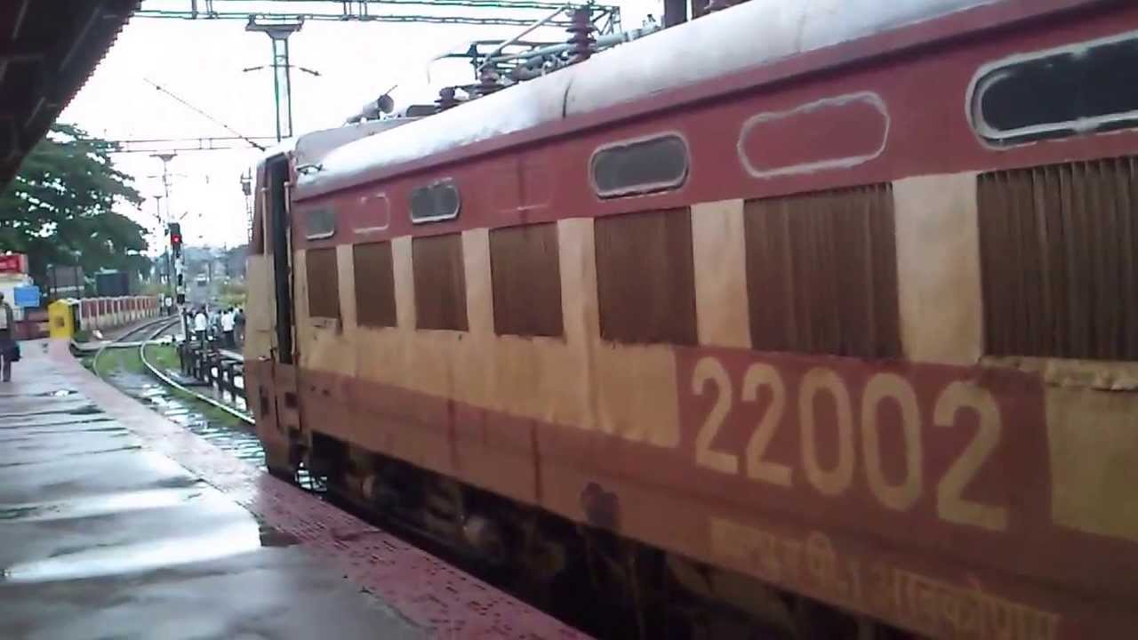 Engine connecting with the Bogies