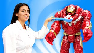 Un cóctel de vitaminas para Iron Man. La Doctora Ouch y los Superhéroes. Vídeos para niños.