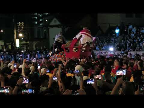 【松山秋祭り2025道後宵宮】小唐人大神輿 vs 築山大神輿 道後鉢合わせ喧嘩神輿