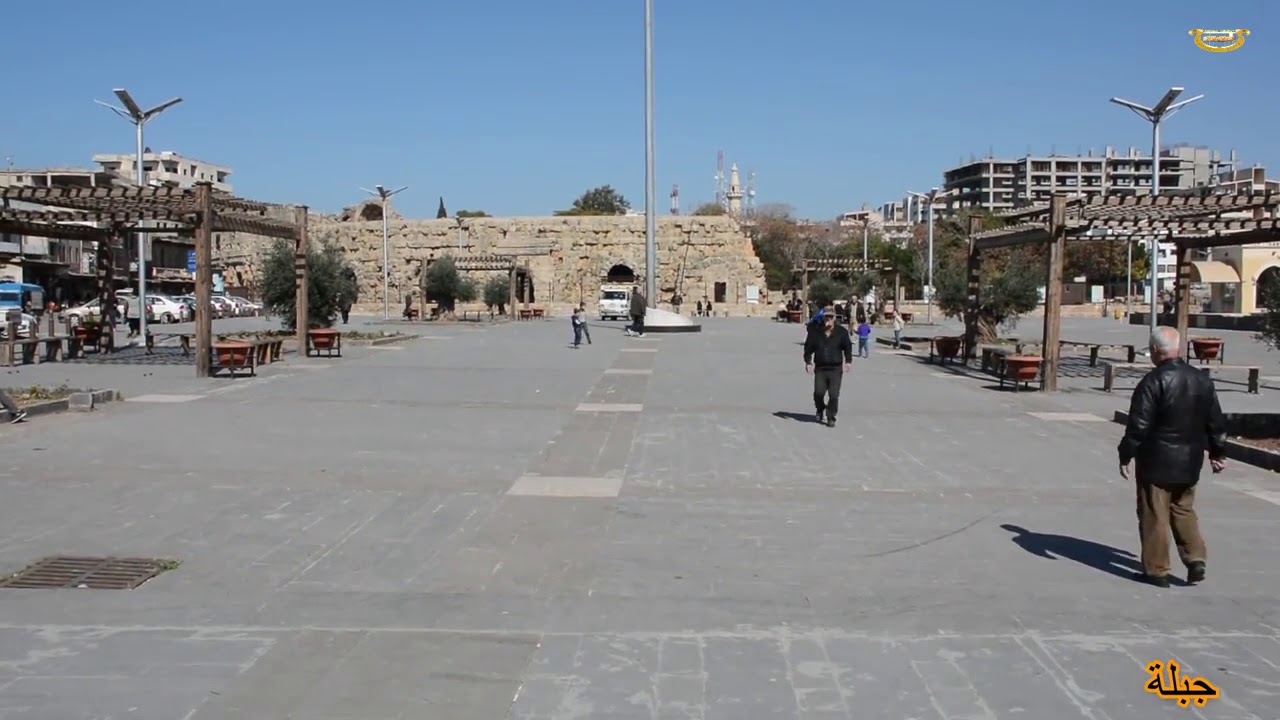 من أجواء الشوارع وحركة الناس بجبلة
