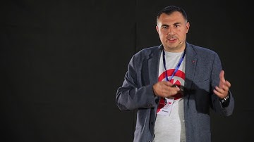 Breaking the borders of time and space | Arman Atoyan | TEDxASUE