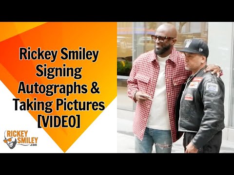 Signing Autographs & Taking Pictures