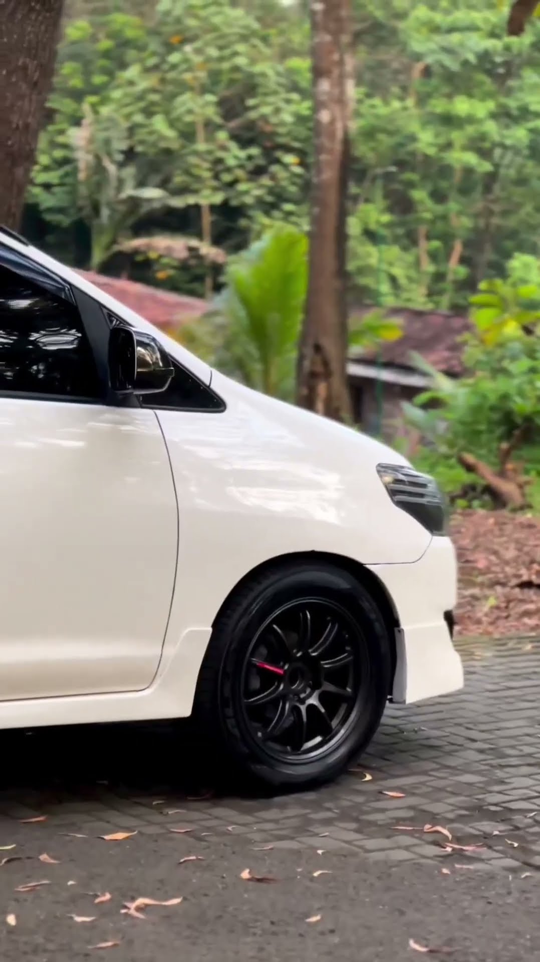 Legenda Jalanan: Mengenal Lebih Dekat Toyota Innova Tipe Biasa