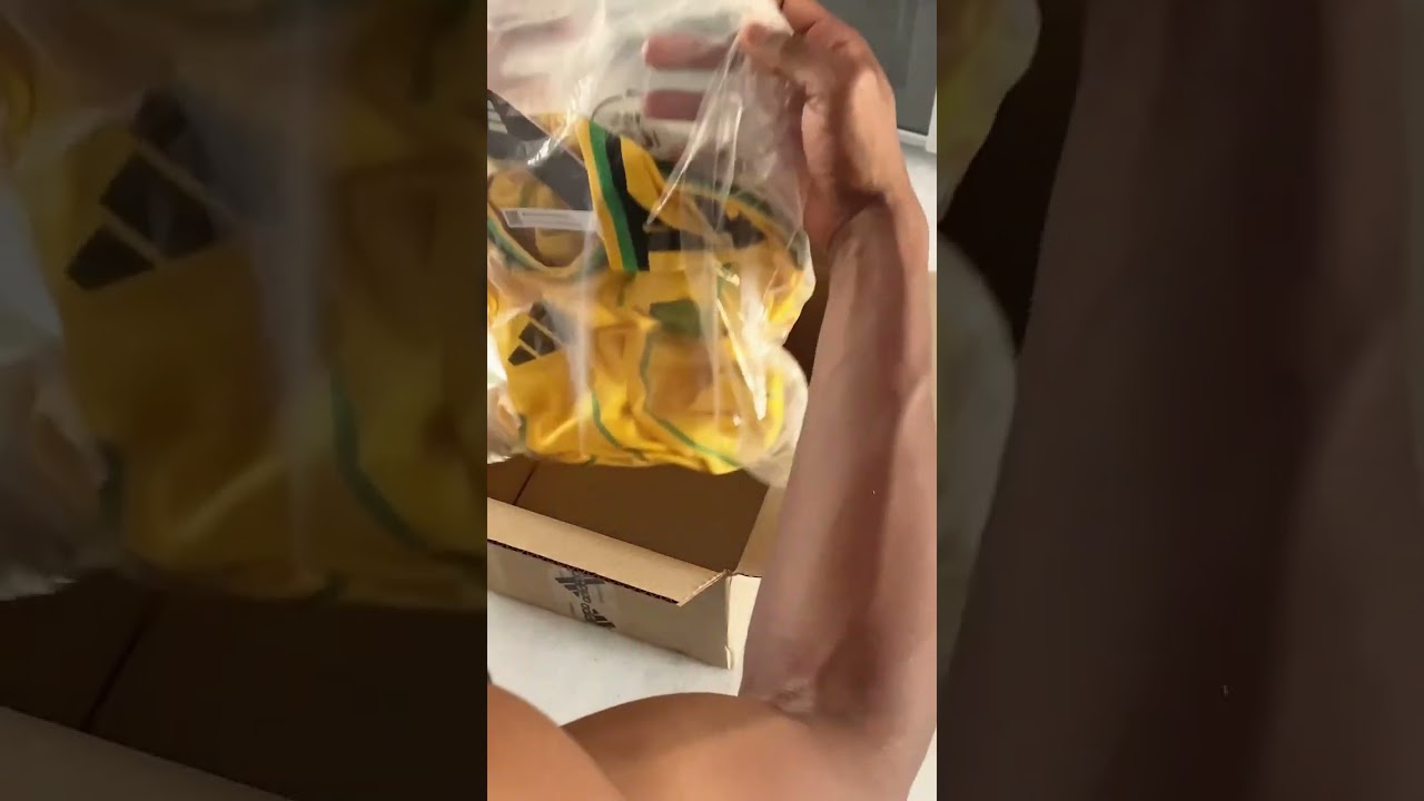 Unboxing my new Adidas x Wales Bonner Jamaica ‘23 Home jersey. 