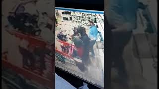 MÜŞTERİ SURİYELİ KADINI TACİZ ETTİ GİZLİ ÇEKİM MÜŞTERİ SURİYELİ KADINI TACİZ ETTİ GİZLİ ÇEKİM
