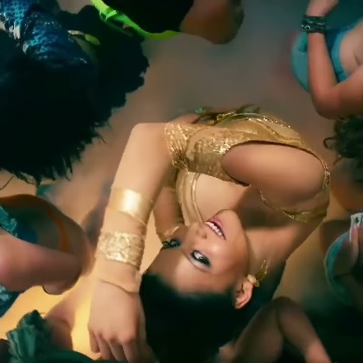 urvashi rautela boob nipple visible