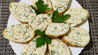 рулет из омлета с плавленым сырком чесноком и зеленью/вкусная быстрая бюджетная ЗАКУСКА