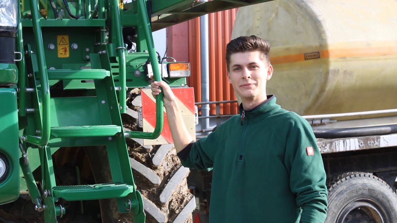 Azubi Marvin stellt seine Ausbildung zum Landwirt vor - YouTube