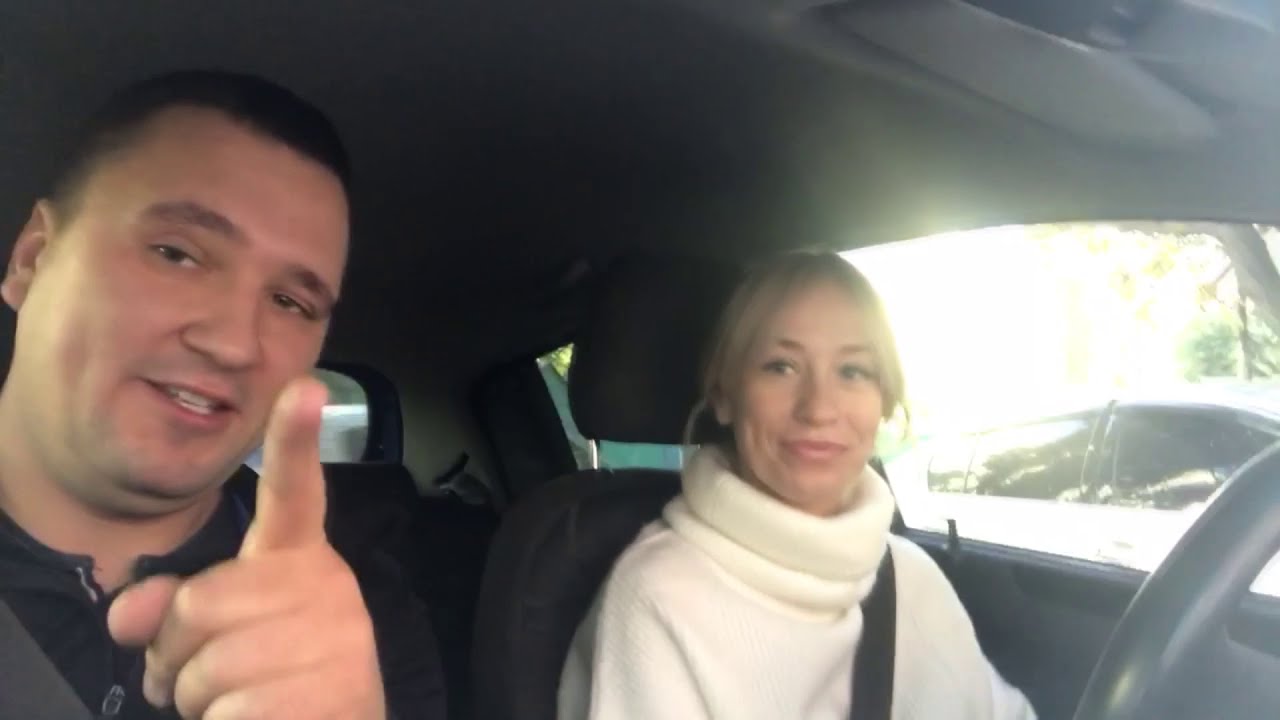 Как завести одну машину от другой при помощи проводов (прикурить) - YouTube