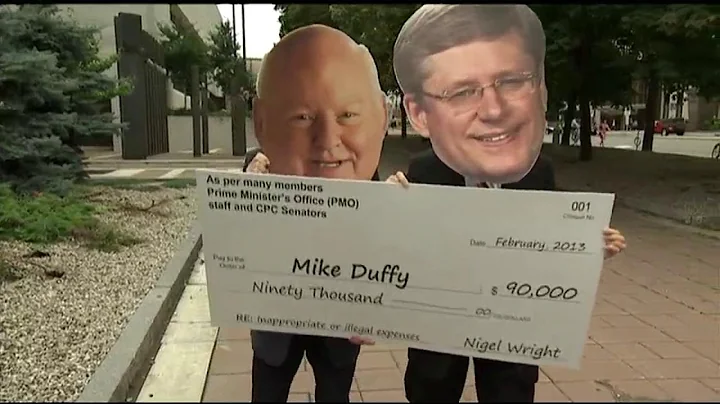 Protesters impersonate Mike Duffy, Stephen Harper outside Duffy trial