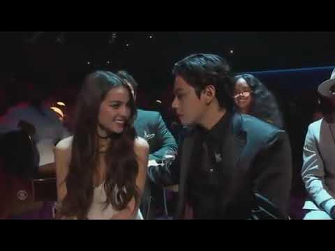 Mushukni yalagan tulki xizmat qilishga intiladi