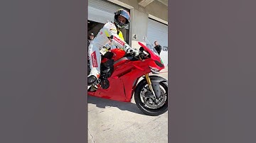 Franco Morbidelli meets the new Panigale V4