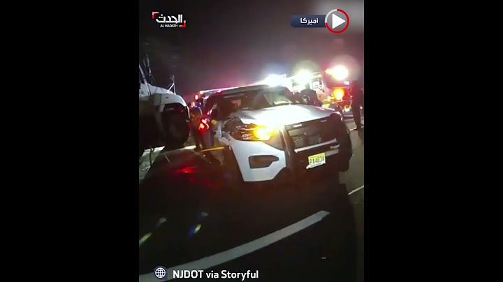 لحظة اصطدام مروّع لشاحنة بسيارات طوارئ على طريق سريع بأميركا