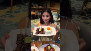 WINE BAR YANG MENJUAL TRADITIONAL INDONESIAN FOOD