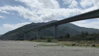 TEMU2000 Series Puyuma Limited Express Service 308 departing from Jinlun Station (beach POV)