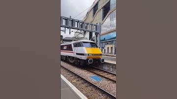 LNER intercity 225 departing London Kings Cross