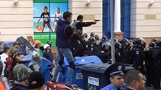 Одесса коктейли молотова и оружие у демонстрантов 02.05.14 г. (полное видео с Греческой, часть 3) Одесса коктейли молотова и оружие у демонстрантов 02.05.14 г. (полное видео с Греческой, часть 3)