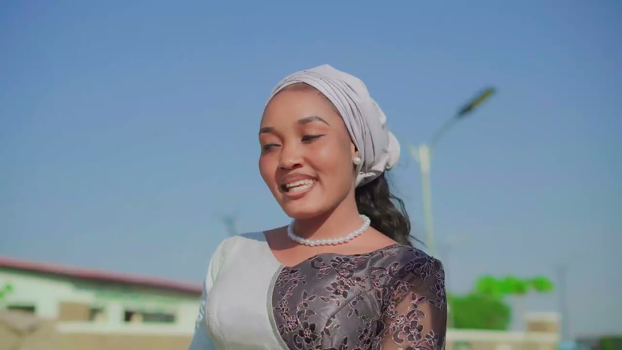 Nazeer H Maiatamfa - Kalamar Kauna Ft Khadean Mama (Official Video)