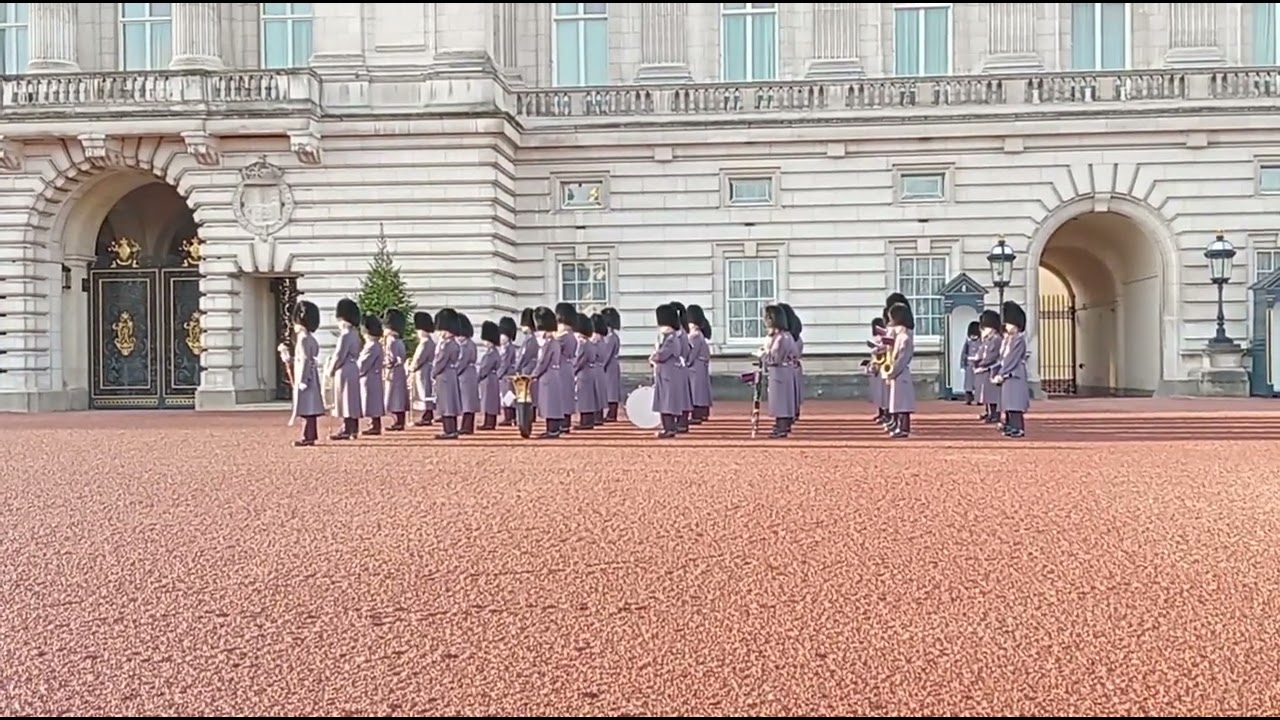 Sunday Parade @ Buckingham Palace