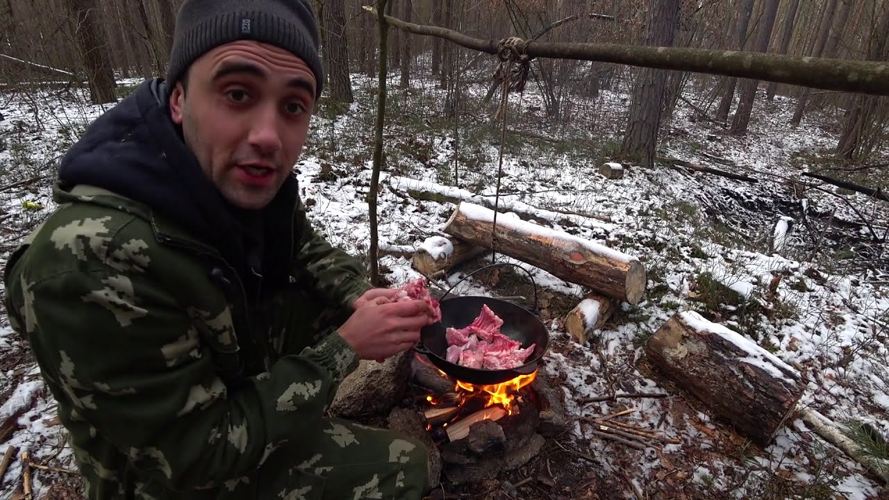 Жизнь в лесу! [2-Часть] Поймал дикого зайца! Заяц тушеный с овощами  в казане.